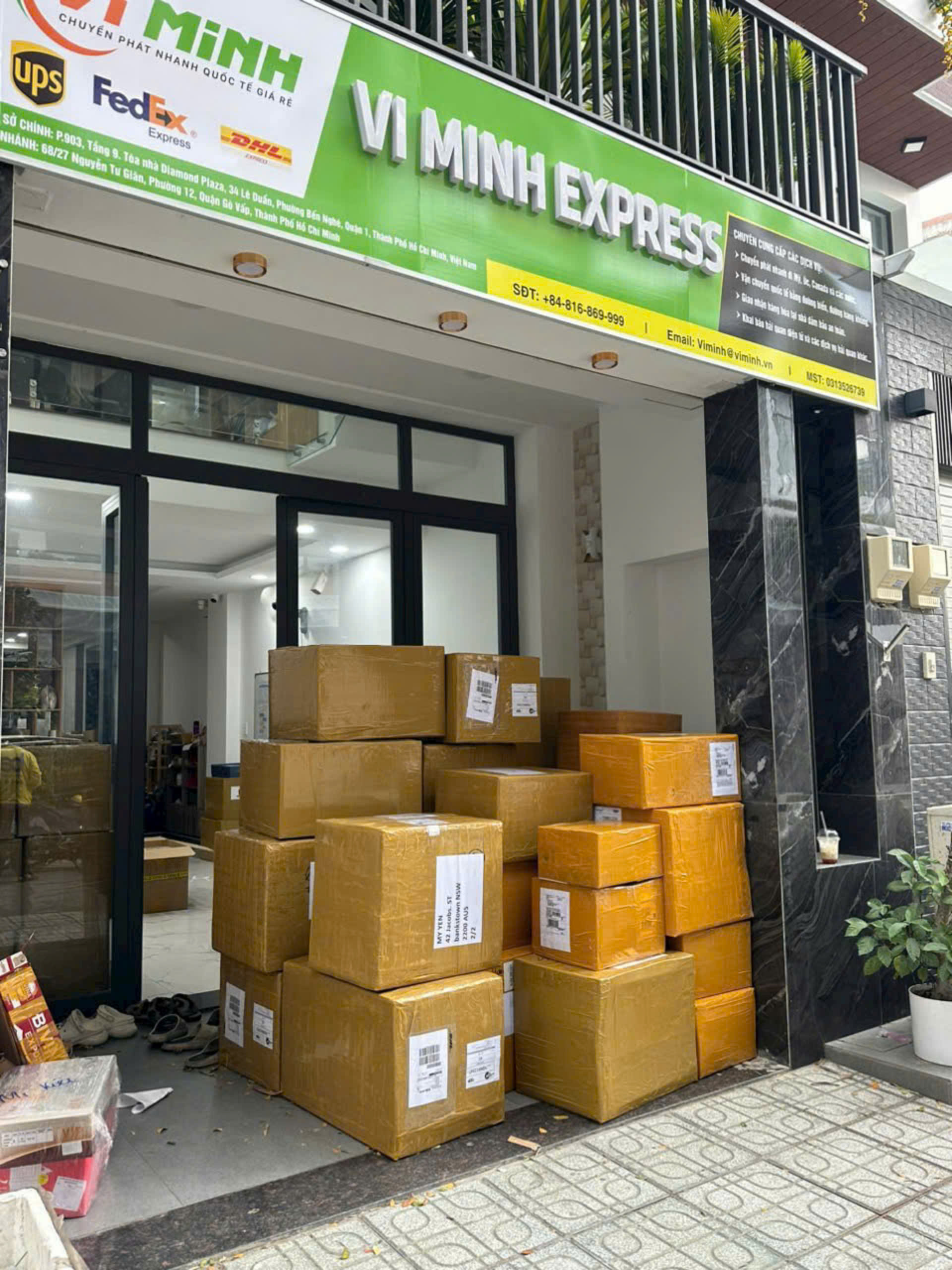 Quy Trình Gửi Hàng Mẫu Tại Vi Minh Express